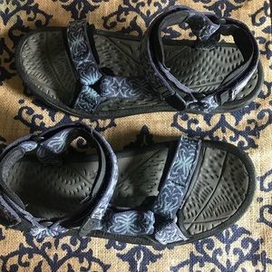 Women’s teva sandals